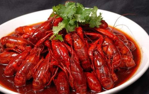 在家秘制小龍蝦，比飯店更鮮香過(guò)癮的終極攻略